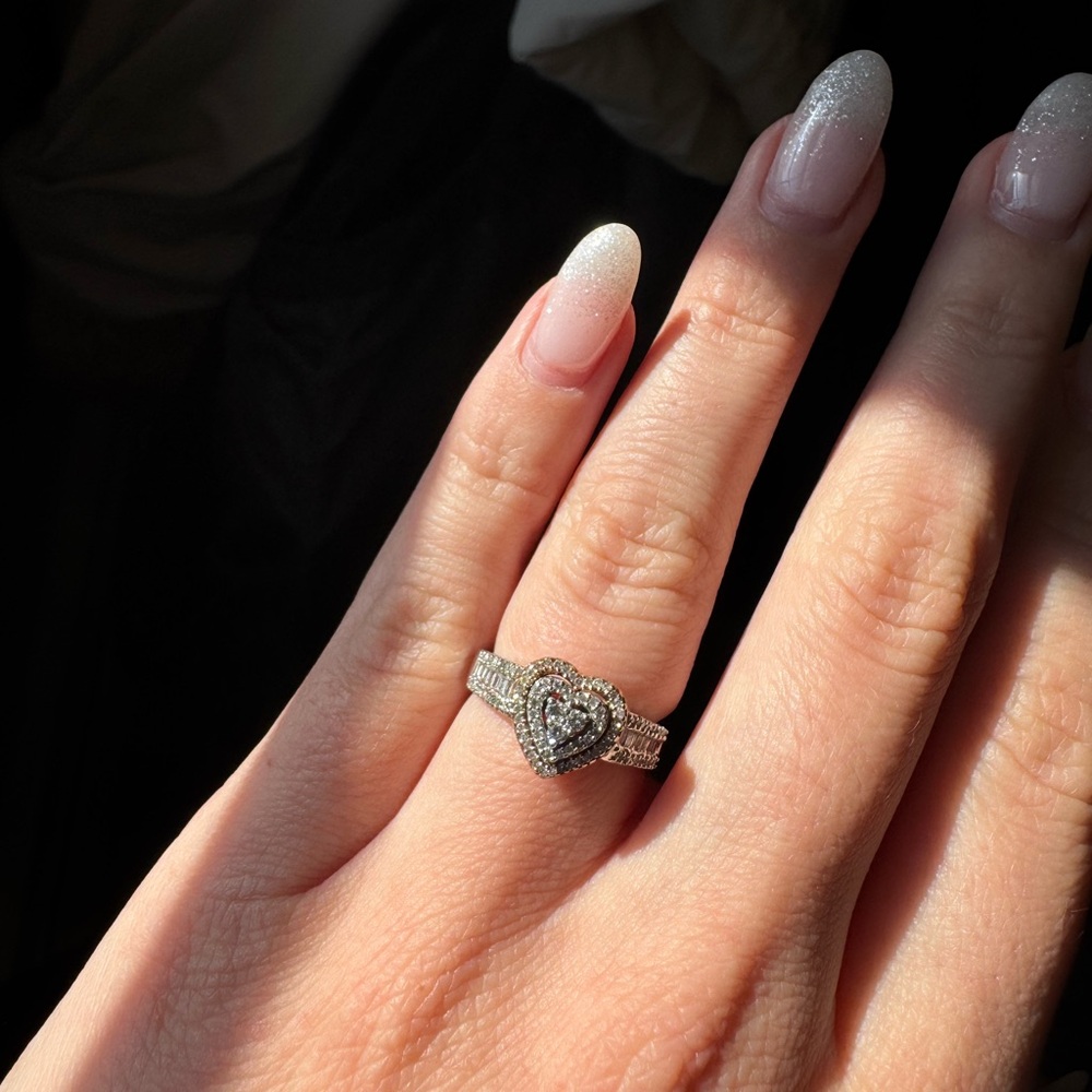 Elegant White Gold Heart Ring